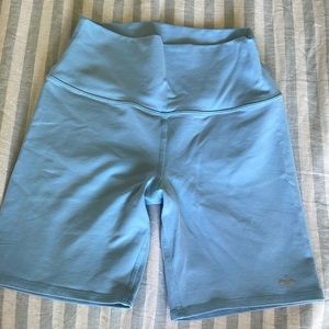 Alo 7” high waisted biker shorts RARE light blue